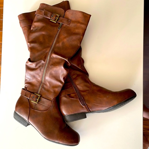 Boots - Picture 1 of 3